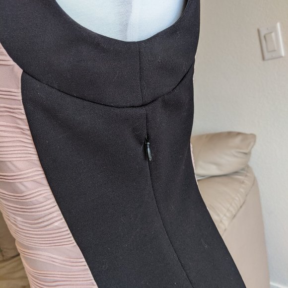 Peach and Black Sheath Dress by Dana Buchman- Size 10 - Picture 3 of 6